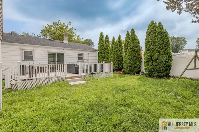 9 Haven Terrace, Parlin, NJ 08859