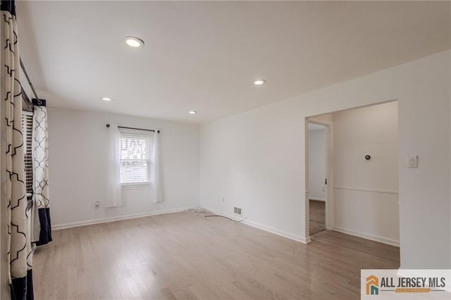 9 Haven Terrace, Parlin, NJ 08859