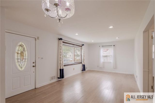 9 Haven Terrace, Parlin, NJ 08859