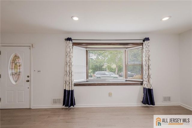 9 Haven Terrace, Parlin, NJ 08859