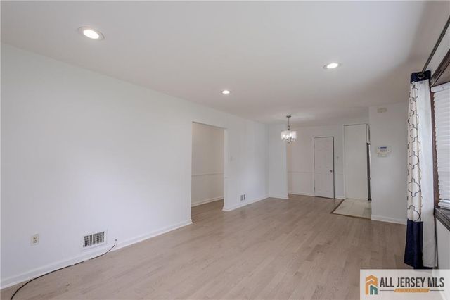 9 Haven Terrace, Parlin, NJ 08859