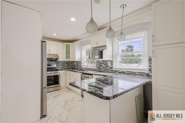 9 Haven Terrace, Parlin, NJ 08859