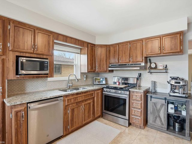 24613 Princeton Street, Saint Clair Shores, MI 48080