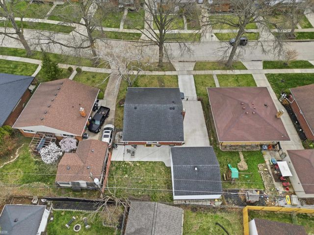 24613 Princeton Street, Saint Clair Shores, MI 48080