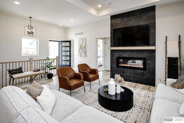 12104 S 209th Street, Gretna, NE 68028