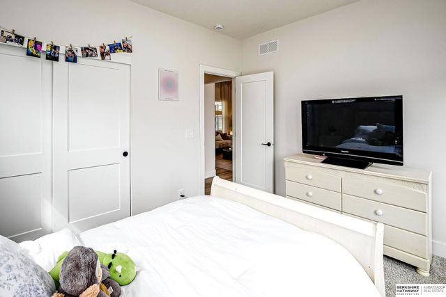 12104 S 209th Street, Gretna, NE 68028