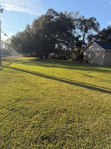 8 Bayou Bend Place, Beaumont, TX 77706