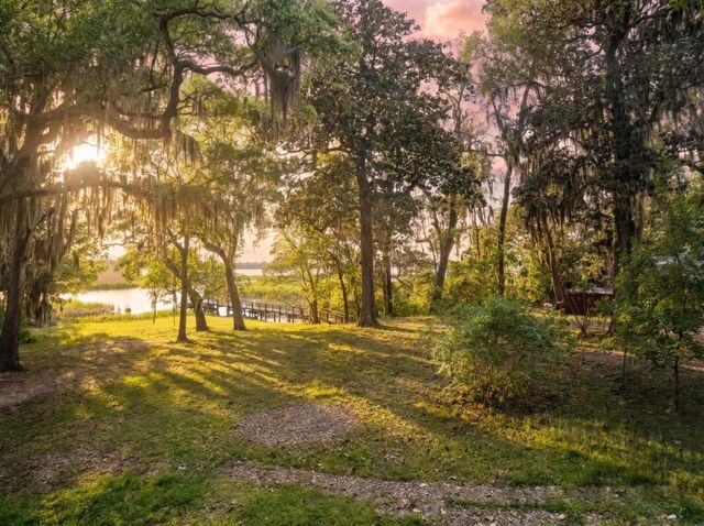 203 Pitts Bayshore Drive, Freeport, FL 32439