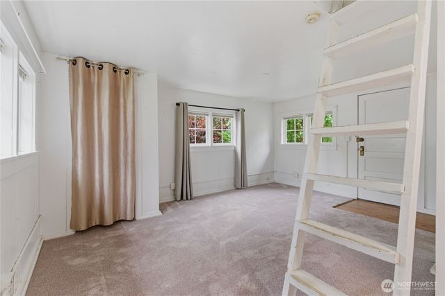 6557 Cultus Bay Road, Clinton, WA 98236