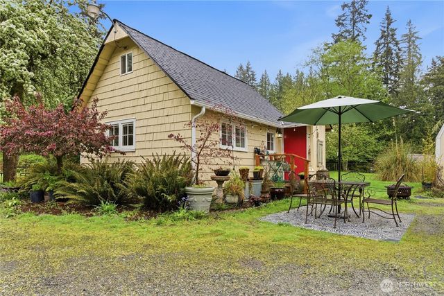 6557 Cultus Bay Road, Clinton, WA 98236
