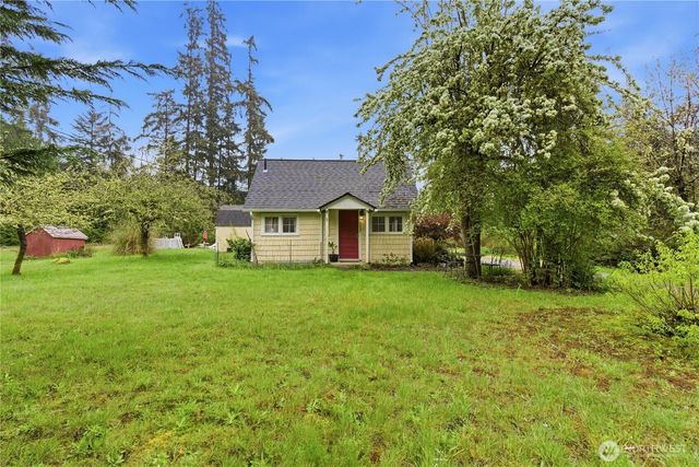 6557 Cultus Bay Road, Clinton, WA 98236