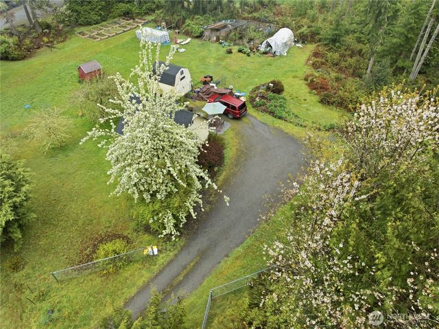 6557 Cultus Bay Road, Clinton, WA 98236