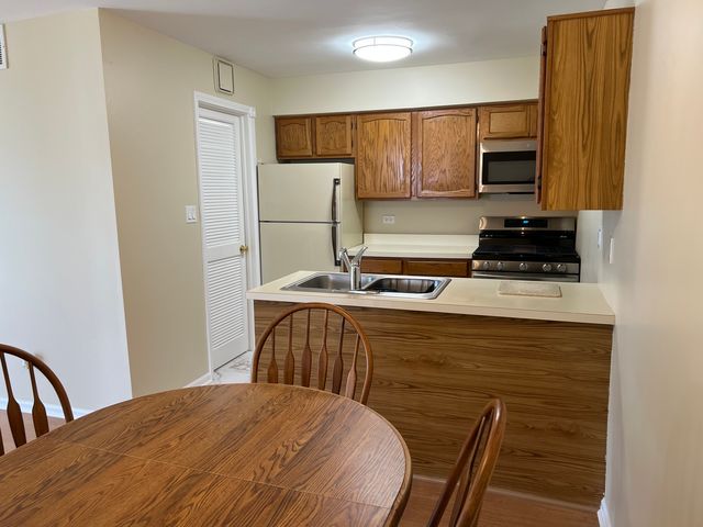 1299 Longacre Lane, Wheeling, IL 60090