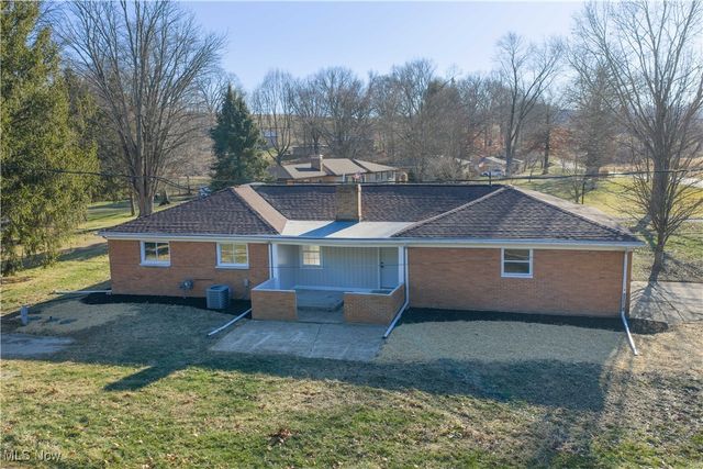 4029 Minard Road NW, Dover, OH 44622