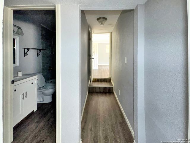 1611 La Manda, San Antonio, TX 78201