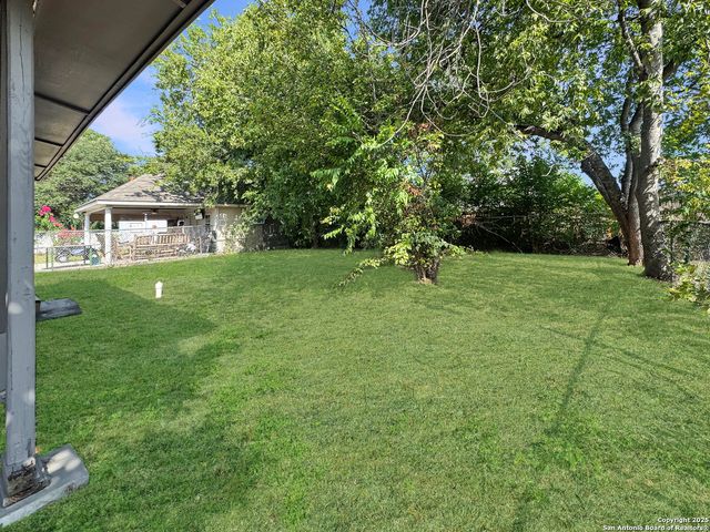 1611 La Manda, San Antonio, TX 78201