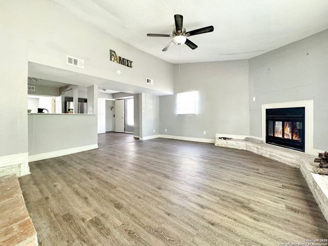 1611 La Manda, San Antonio, TX 78201