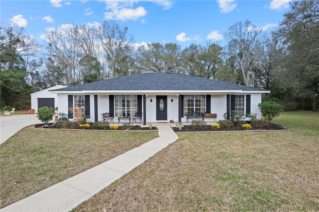 10588 Rhett Mcconnell Road, Theodore, AL 36582