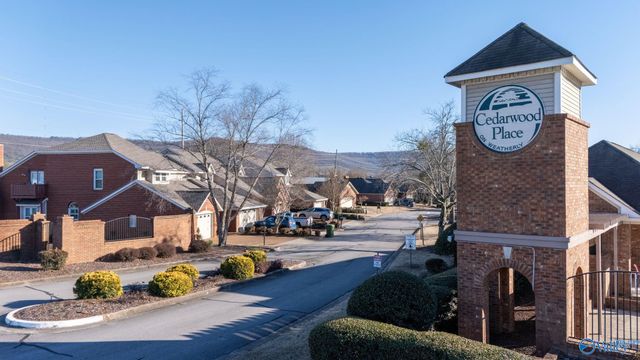 10031 Meredith Lane, Huntsville, AL 35803