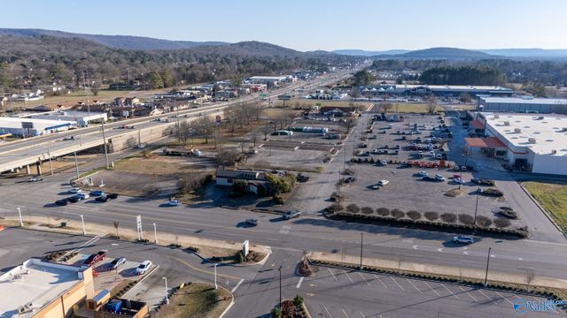 10031 Meredith Lane, Huntsville, AL 35803