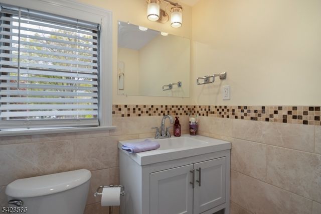 775 W Inman Ave, Rahway City, NJ 07065