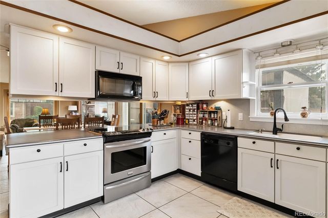 15863 E 7TH Avenue, Aurora, CO 80011