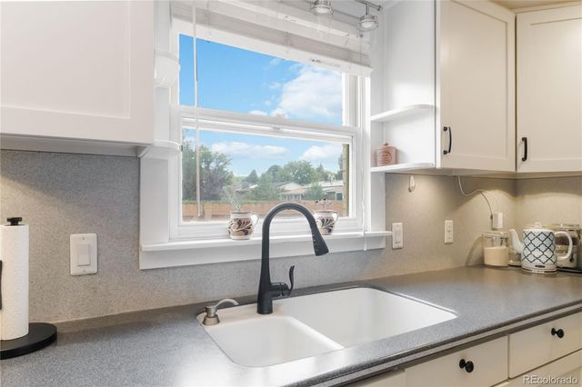 15863 E 7TH Avenue, Aurora, CO 80011