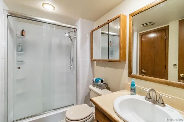 15863 E 7TH Avenue, Aurora, CO 80011