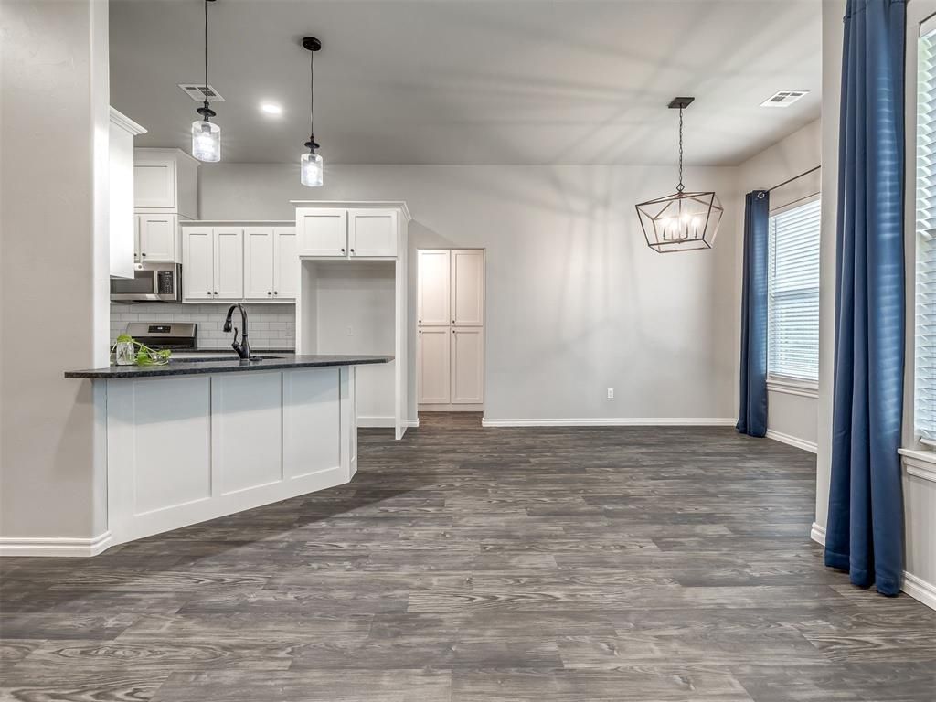 972 Tim Holt Drive, Harrah, OK 73045