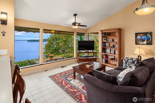 21553 1st Court S, Normandy Park, WA 98198