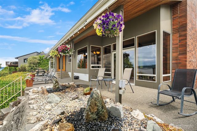 21553 1st Court S, Normandy Park, WA 98198