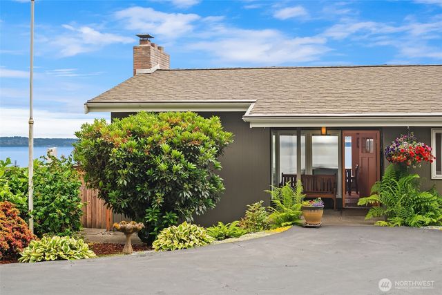 21553 1st Court S, Normandy Park, WA 98198
