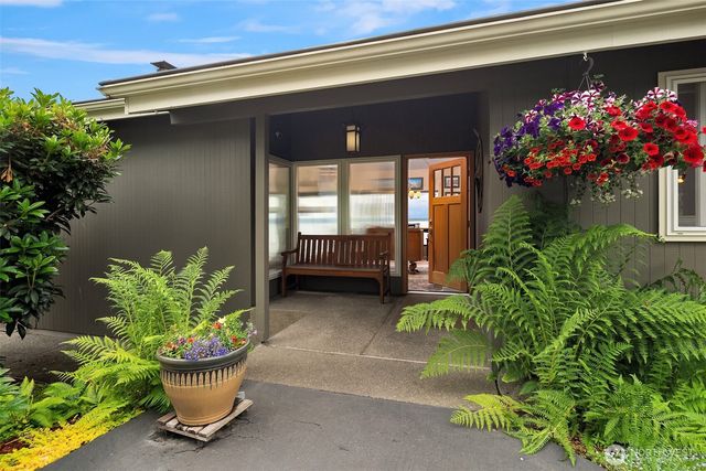 21553 1st Court S, Normandy Park, WA 98198