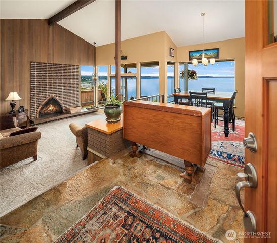 21553 1st Court S, Normandy Park, WA 98198