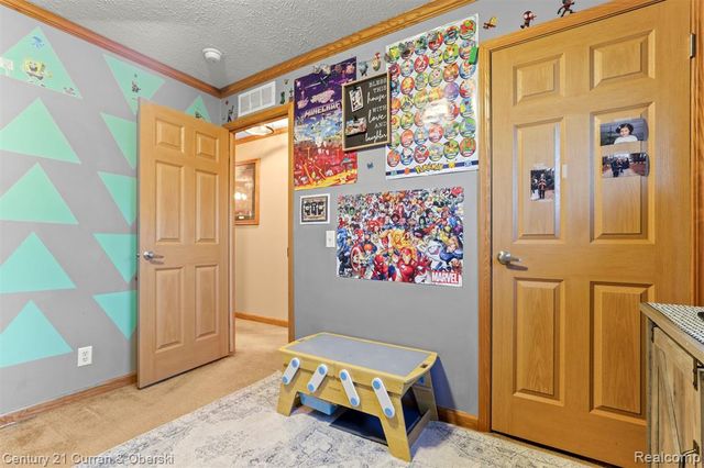 11191 Shady Grove Court, South Lyon, MI 48178