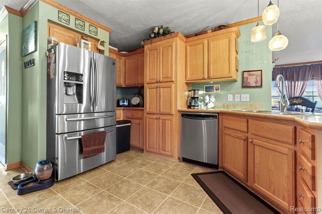 11191 Shady Grove Court, South Lyon, MI 48178