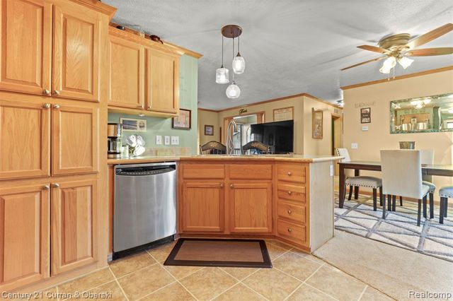 11191 Shady Grove Court, South Lyon, MI 48178