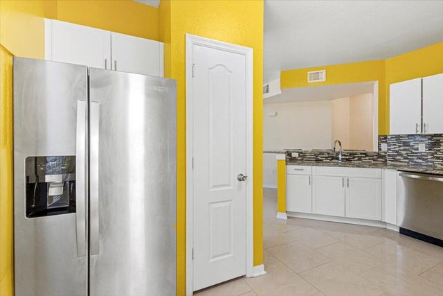 110 SW Peacock Blvd Apt 6-101 St, Port St Lucie, FL 34986