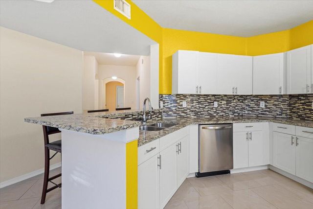 110 SW Peacock Blvd Apt 6-101 St, Port St Lucie, FL 34986