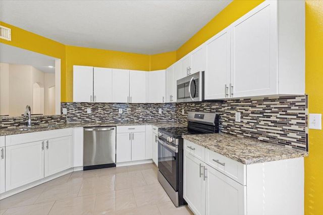 110 SW Peacock Blvd Apt 6-101 St, Port St Lucie, FL 34986