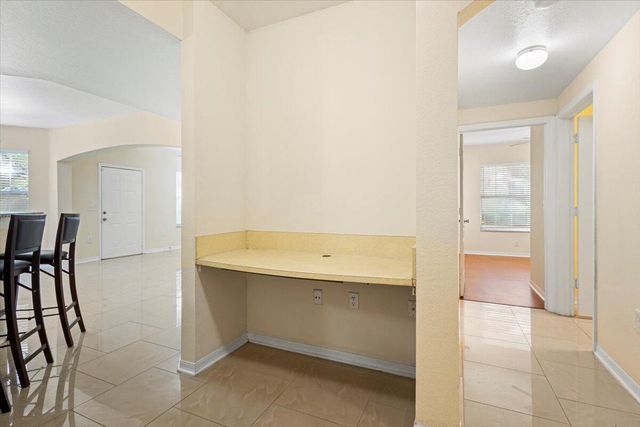 110 SW Peacock Blvd Apt 6-101 St, Port St Lucie, FL 34986