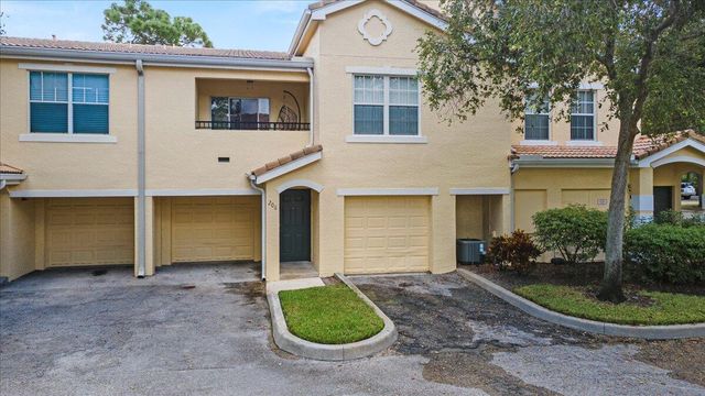 110 SW Peacock Blvd Apt 6-101 St, Port St Lucie, FL 34986