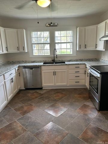 601 N Hickory, Searcy, AR 72143