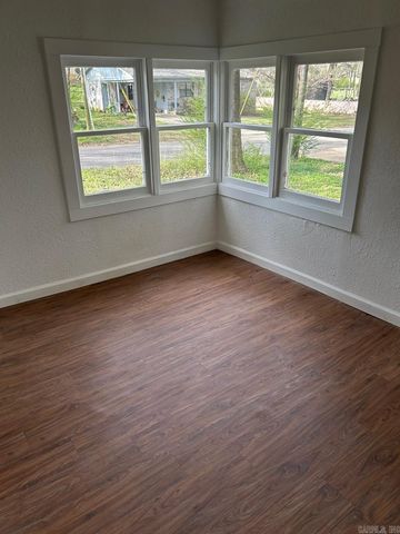 601 N Hickory, Searcy, AR 72143