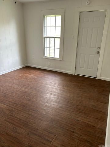 601 N Hickory, Searcy, AR 72143