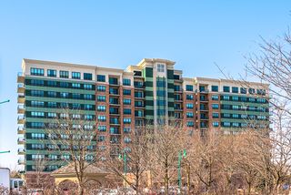 6420 Double Eagle Drive 1110, Woodridge, IL 60517