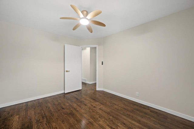8034 W Tesch AVENUE, Milwaukee, WI 53220