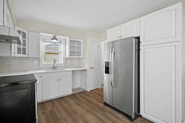 8034 W Tesch AVENUE, Milwaukee, WI 53220