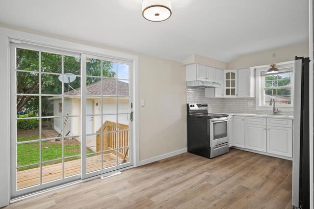 8034 W Tesch AVENUE, Milwaukee, WI 53220