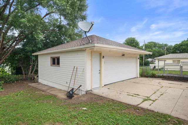 8034 W Tesch AVENUE, Milwaukee, WI 53220